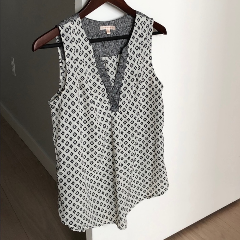 Women’s flowy printed tank - Skies are Blue size S